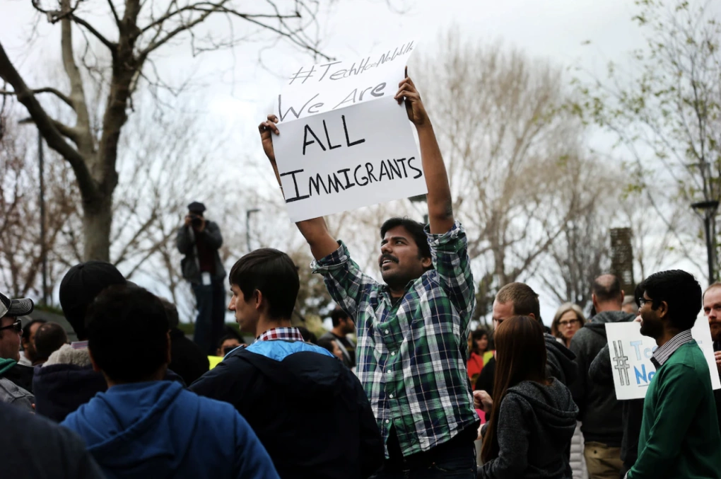 Hủy lịch visa Mỹ khiến hàng nghìn chuyên gia mắc kẹt