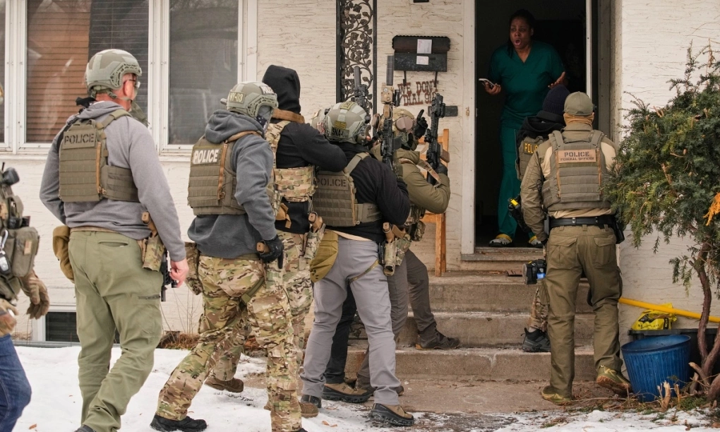 Đặc vụ nhập cư Minnesota xuất hiện gần trường học khiến phụ huynh lo lắng